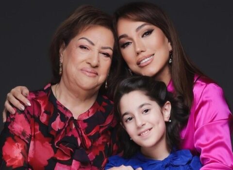 Lalə Məmmədova anası və qızı ilə obyektiv qarşısında – FOTO