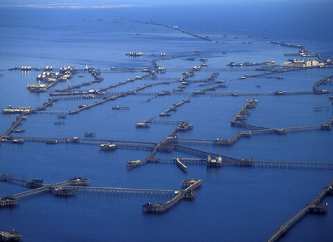 “Neft Daşları”nda kran dənizə düşdü – Maşinist həlak oldu