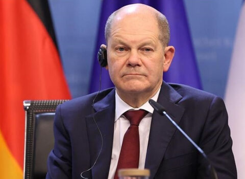 Olaf Şolz istefaya getdi
