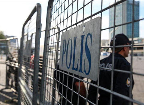 İstanbulda bütün tədbirlər qadağan edildi: yollar bağlandı