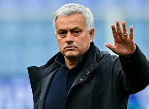 Mourinyo “Qalatasaray”ı məhkəməyə verdi