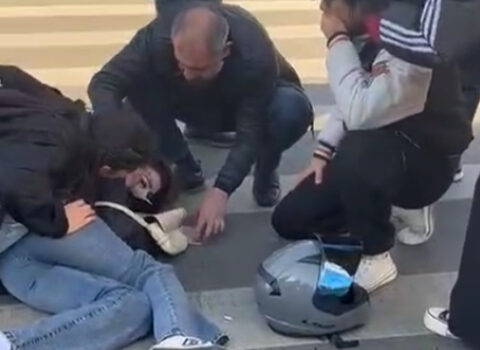 Bakıda qəza: gənc qız xəsarət aldı – VİDEO