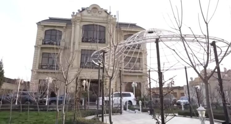 Əməkdar artistin 4 milyona tikdirdiyi villasından GÖRÜNTÜLƏR