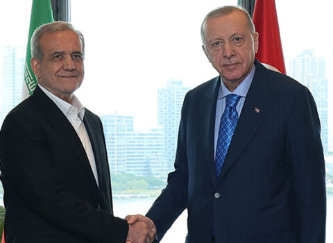Ərdoğan Pezeşkianla danışdı