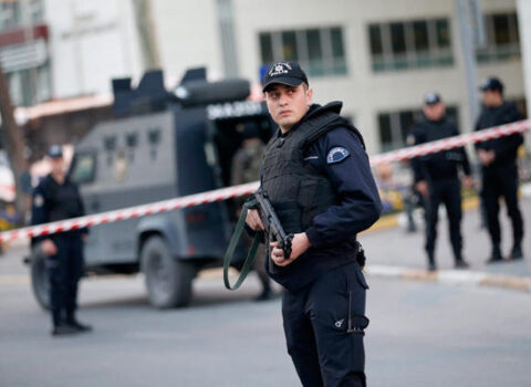 İBB binası ətrafındakı yollar bağlandı