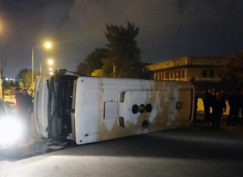 Sərnişin avtobusu xəndəyə düşdü: 1 ölü, 32 yaralı