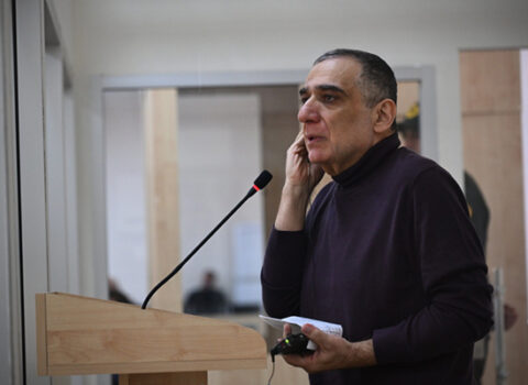 Vardanyan aclıq aksiyasını dayandırdı