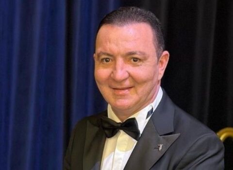 Vasif Məhərrəmli: “Biz plyaja gedəndə heç kimə baxmırıq”