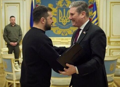 ABŞ Zelenskiyə “üzr” təzyiqi göstərir – Starmer hərəkətə keçdi