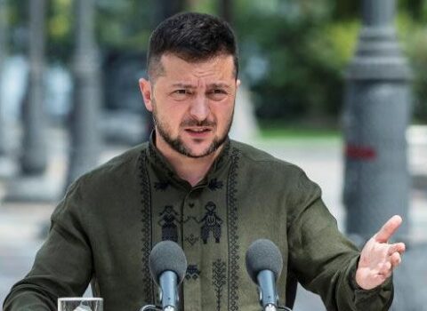 Zelenski Ağ Evdəki mübahisəyə görə Trampdan üzr istədi