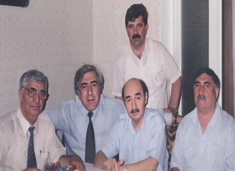Xalq yazıçısı xanımını öpdüyünə görə kimi döymüşdü? – FOTO
