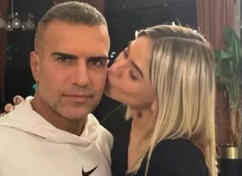 Özündən 15 yaş kiçik sevgilisi ilə gizlin evləndi 