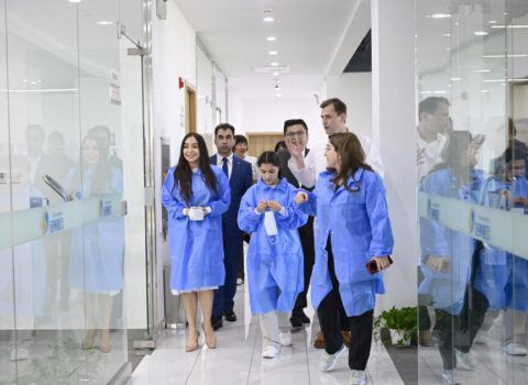 Leyla Əliyeva Çin Milli İnsan Genomu Mərkəzində olub – FOTO