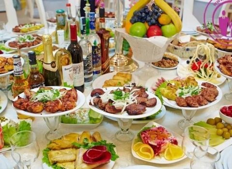 Restoranların OYUNU – Toyda artıq qalan yeməklərin SONRAKI AQİBƏTİ