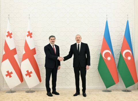 Prezidentlər mətbuata bəyanatlarla çıxış etdilər