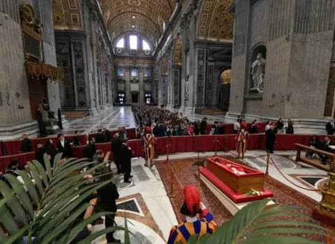 Roma Papası dəfn edilib
