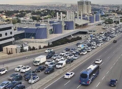 Bakının bir sıra yollarında tıxac yarandı