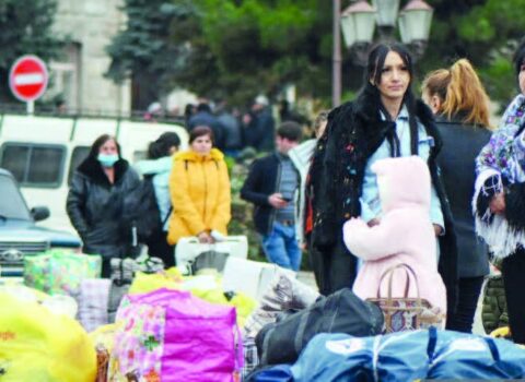 Koloyanın arvadı Qarabağ ermənilərini görün necə ADLANDIRDI