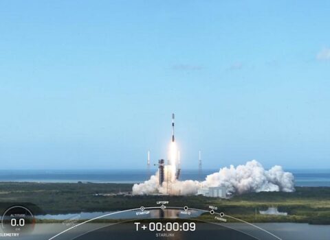 “SpaceX” raketi 28 “Starlink” internet peykini orbitə çıxardı