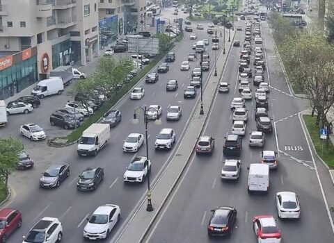 Bakının bir çox yollarında tıxac müşahidə edilir – SİYAHI