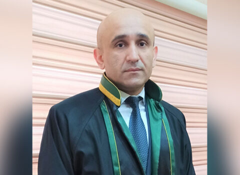 Bakı bulvarında gəzintiyə çıxan vəkil qəfil öldü – FOTO