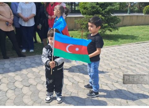 Növbəti köç karvanı Həsənriz kəndinə çatdı