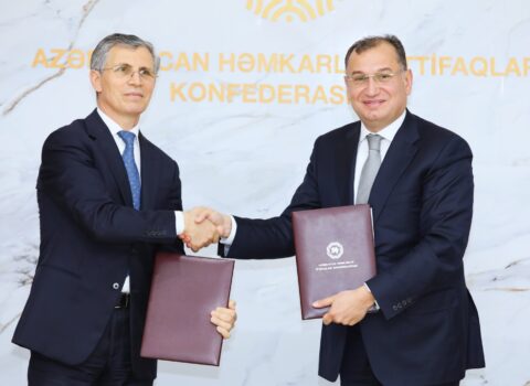Azərbaycan Həmkarlar İttifaqları Konfederasiyası ilə Sosial Tədqiqatlar Mərkəzi arasında Memorandum imzalandı