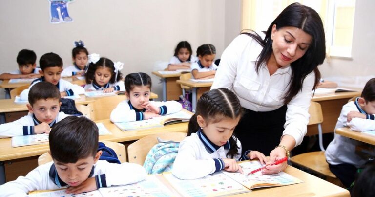 Sabahdan müəllimlərin iş yerinin dəyişdirilməsi üçün vakansiya seçimi mərhələsi başlayır Sabahdan müəllimlərin iş yerinin dəyişdirilməsi üçün vakansiya seçimi mərhələsi başlayır