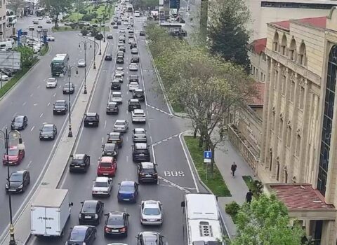 Bakının bir çox yollarında tıxac müşahidə edilir – SİYAHI