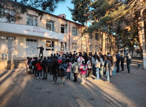 Bu məktəbdə 10 gündür işıqlar yanmır