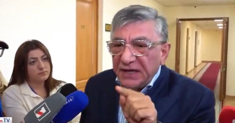 “Paşinyanın deputatı əsəbiləşdi və qışqırmağa başladı: “Get burdan, çox pis adamsan” – VİDEO