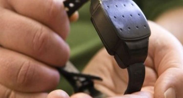 Bakıda məşhur otelin sahibi elektron qolbaqda gəzəcək Bakıda məşhur otelin sahibi elektron qolbaqda gəzəcək