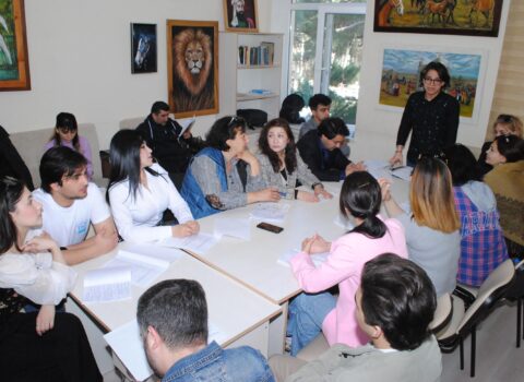 “Sehirli yaylıq” tamaşasının məşqlərinə start verildi