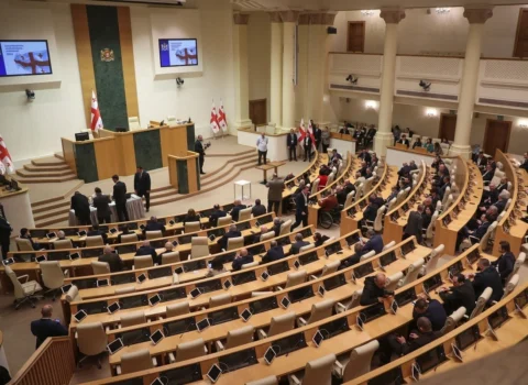 Gürcüstan parlamenti həmin qanunu qəbul etdi