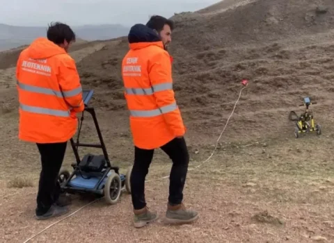 Ağrı Dağında ŞOK KƏŞF: “Nuhun Gəmisi”nin qalıntıları tapıldı!