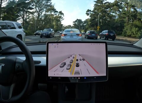 Azərbaycanda avtopilotda maşın sürmək qadağandır – Cəriməsi var