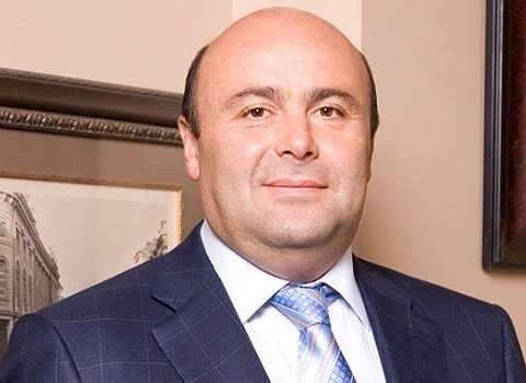 Rusiyanın sabiq naziri qadına balta ilə hücum etdi