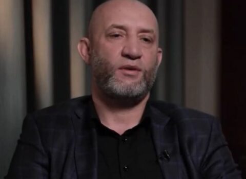 AZAL təyyarəsinin qəzasında sağ qalan sərnişin: “Ən böyük yük isə stüardessanın üzərində idi”