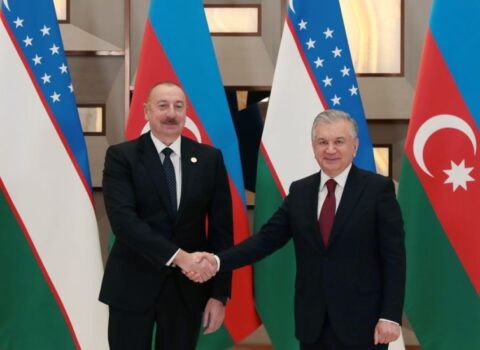 Şavkat Mirziyoyev Prezident İlham Əliyevi təbrik etdi