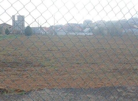 Stadionu şumladılar: Futbolçu olmadı, kartof yetişsin…