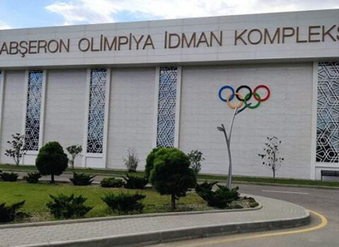 Abşeron Olimpiya Kompleksinin tavanından su damdı – Oyun təxirə salındı
