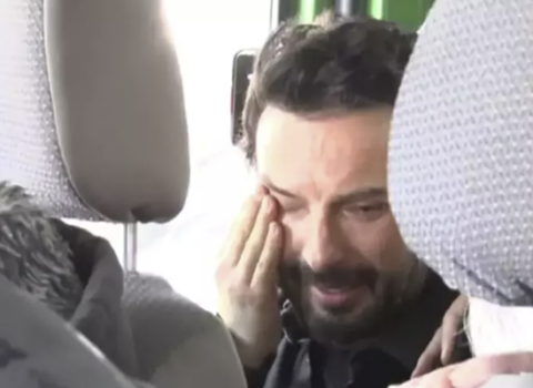 Tarkan anasının dəfnində göz yaşlarına qərq oldu – FOTO