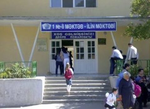 Xırdalanda məktəbli direktor tərəfindən döyülüb?