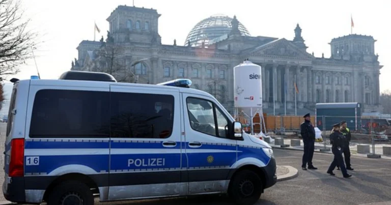 Berlinin mərkəzində ATIŞMA