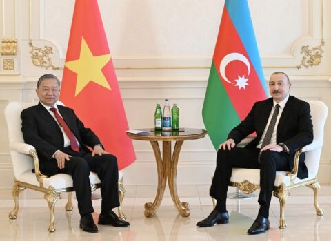 İlham Əliyev və To Lam mətbuata birgə bəyanatla çıxış edirlər