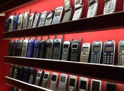 Hərbi hissələr üçün 200 min manat dəyərində telefon alınır