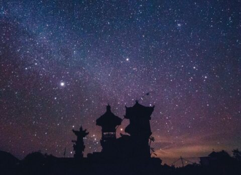 Bali qaranlığa qərq oldu