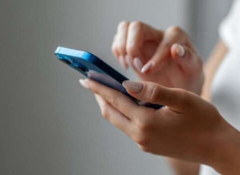 Telefonun səni dinləyir? – Qarşısını 3 addımla al