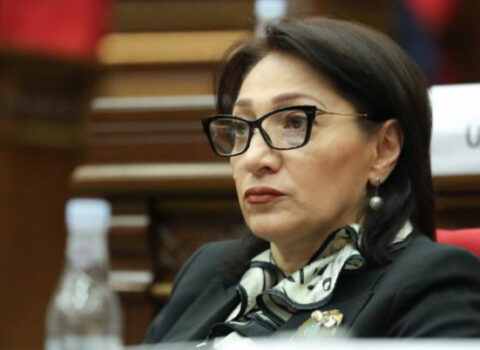 Qalstyandan Paşinyana: “Qalmaqallı və yanlışdır”