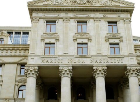 XİN-dən Azər Badamovun Moskvada hava limanında saxlanılmasına MÜNASİBƏT
